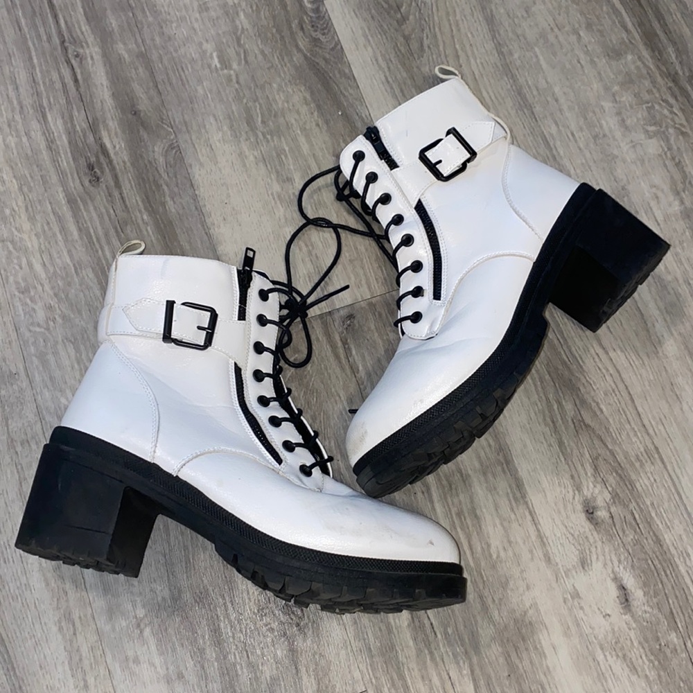 WHITE/ BLACK combat style BOOT
